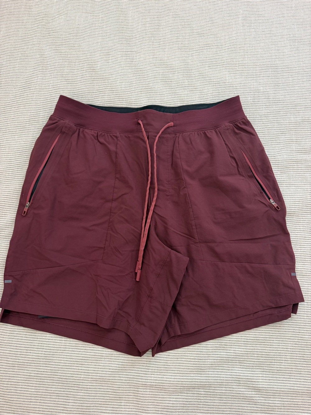 License to train short- lululemon.